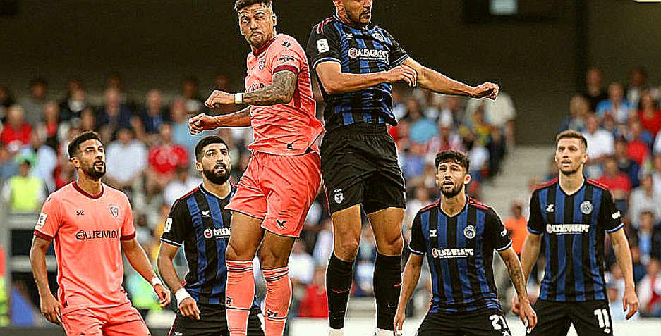 Suzuki Zion ở Aston Villa: Bốn trận, một bàn thua ở World Cup và bài toán vị trí đứng
