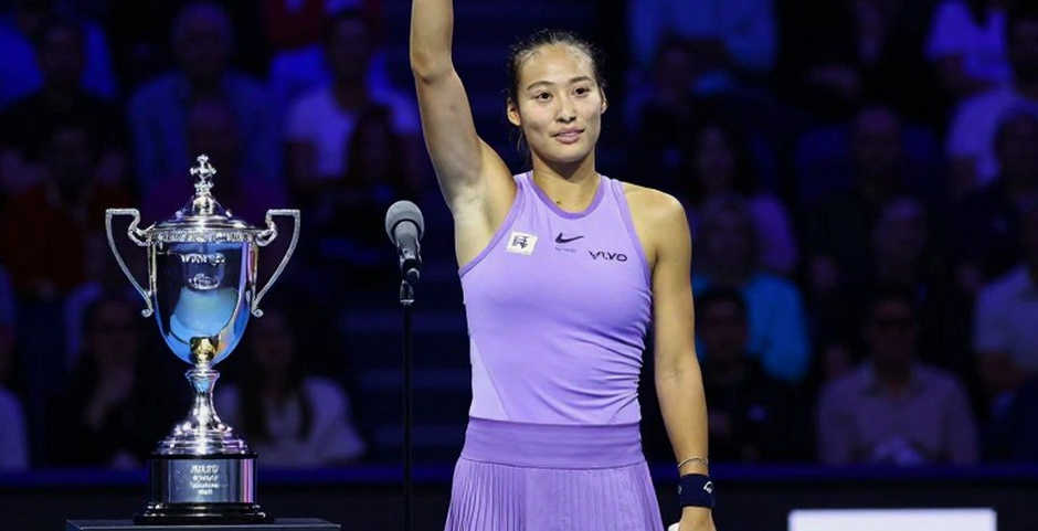 Nhãn dán 'tennis' trên một bản tin kinh tế: khi dữ liệu im lặng và con người phải lắng nghe